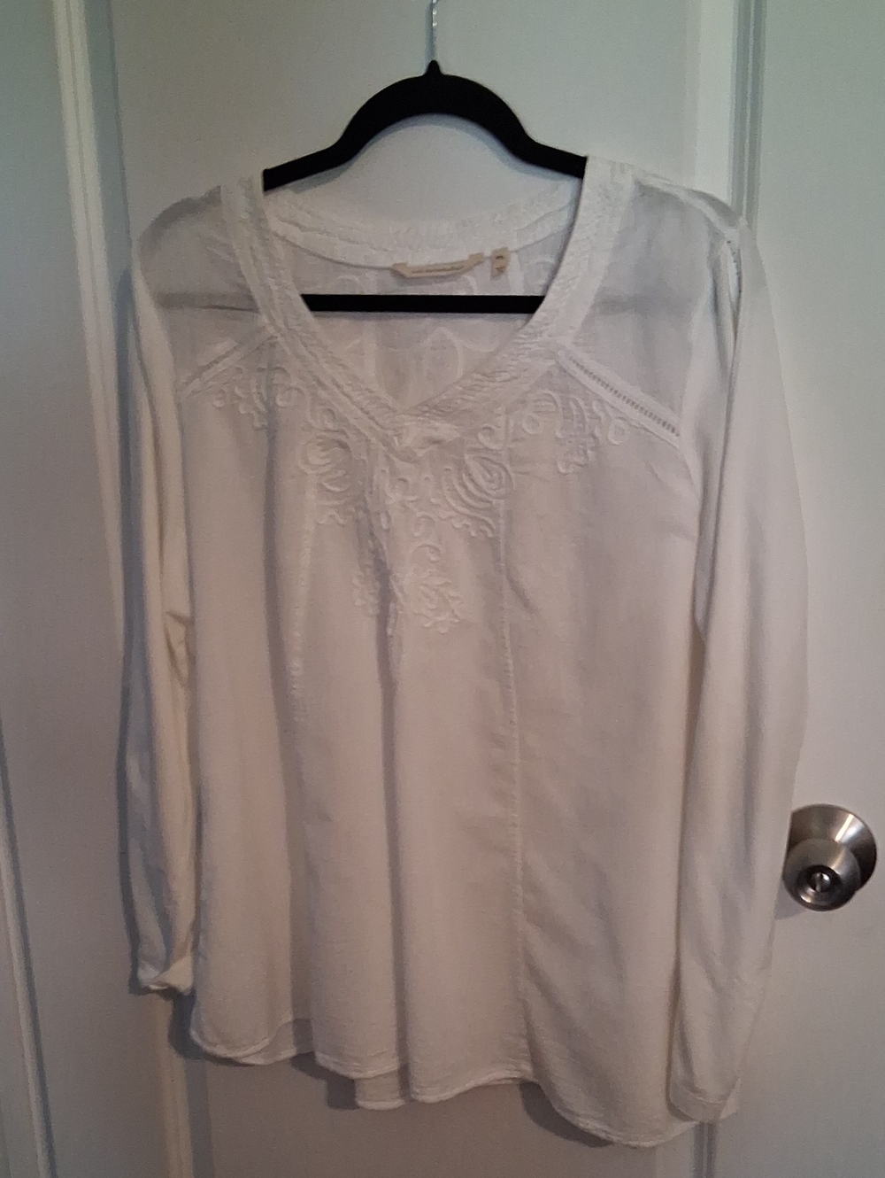 Soft Surroundings White Embroidered V-Neck Long Sleeve Top